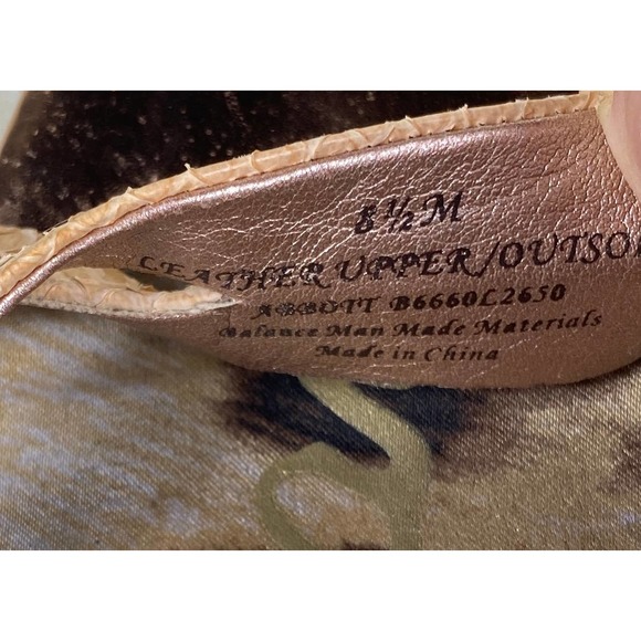 Sam Edelman SZ 8.5 Abbott Off Pink Snake Leather Women's Sandals Gold Pump - Picture 2 of 6